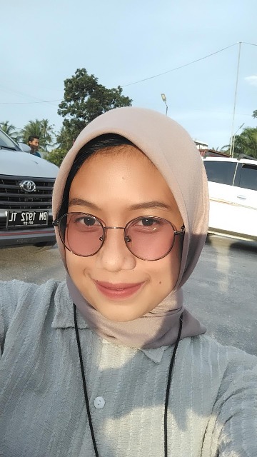 jelita Prasanti  Suzuki mobil Siak 